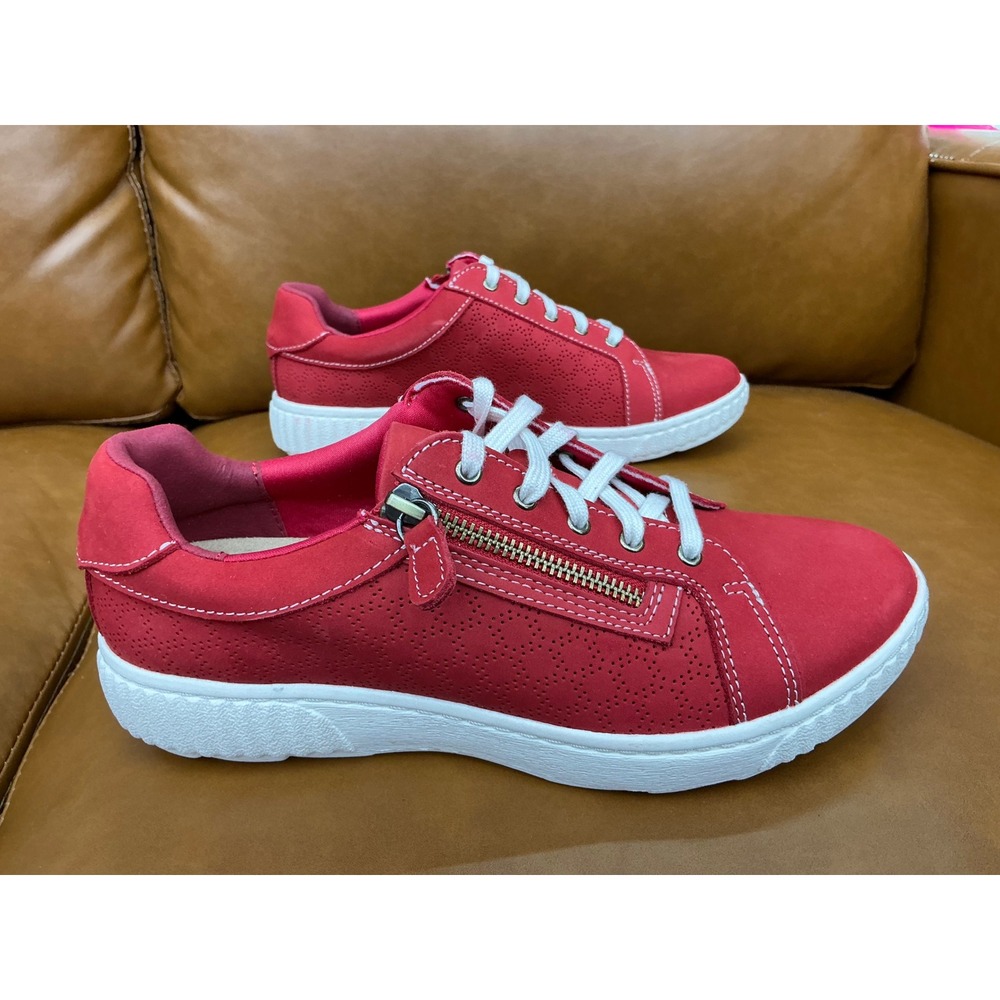 Clarks Caroline Ayla Sneaker Womens 8 Red Like New Perforated Leather Zip